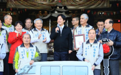 崁頂福安宮-福德正神慈悲救世捐贈本市復康巴士乙輛